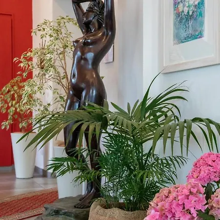 Hotell La Nuova Rotaia 3*