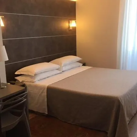 Hotell La Nuova Rotaia 3*