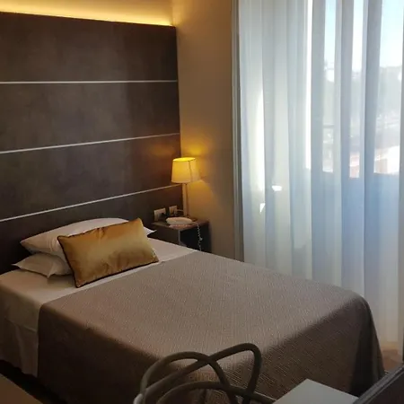 Hotell La Nuova Rotaia 3*